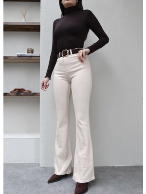 Esra Helvacı Krem Ispanyol Paça Jean