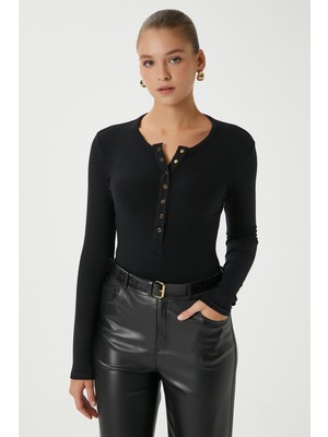 Ritnice Kadın Kelly Lux Touch Gold Düğme Detay Siyah Bluz
