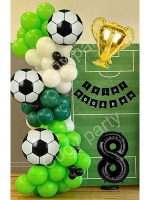 Yeşil Siyah Beyaz Futbol Konseptli 8 Yaş Doğum Günü Parti Kutlama Seti