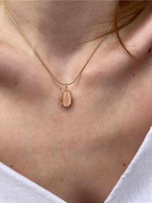 UltraMint Pembe Vintage Taş Detaylı Gold Kolye, Şıklık ve Zarafet Sunar