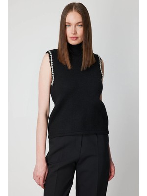 On Fashion Omuzları Taşlı Boğazlı Kadın Siyah Kazak 63382