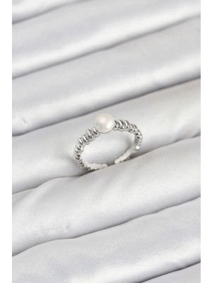 Najmaddin Pirinç Gümüş Renk Göbek Inci Model Kadın Yüzük