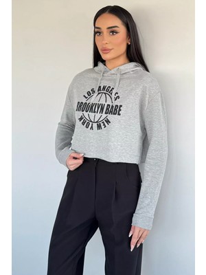 Gülseli Kadın Baskılı Kapüşonlu Crop Top Sweatshirt P-00020388