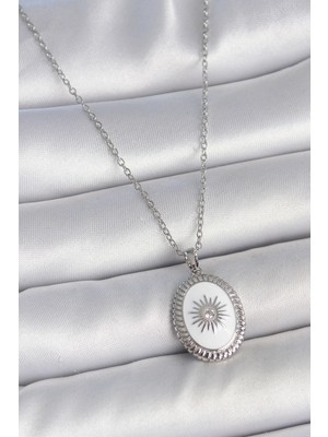 316L Çelik Gümüş Renk Beyaz Mineli Güneş Işlemeli Nazar Boncuk Detay Madalyon Model Kadın Kolye - TJ-BKO10054