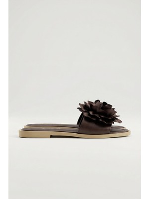 Rays 7043 Çiçek Detay Terlik Kahve