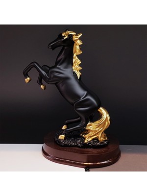 Pazarcan Dekoratif Şaha Kalkan At Biblo