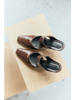 Lutvelizade Topuklu 2608 - Küt Burun Toka Detaylı Topuklu Acı Kahve Kadın Topuklu