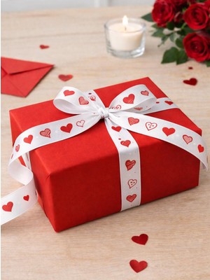 Parti Adresi Love Yazılı Beyaz Saten Kurdele – Sevgililer Günü & Hediye Süsü