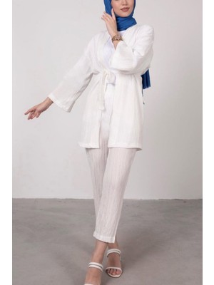 Tesettür Diyarı Gölge Kumaş Kuşaklı Kimono Tesettür Takım- Beyaz