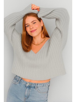 Yuga Knitting Kadın V Yaka Triko Crop Kazak