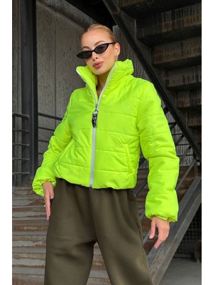 Lior Design Yeşil Sırtı Taş Işlemeli Crop Şişme Mont BCVL-25N2005