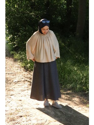 İlmek 25030 Kadın Krinkıl Yakası Büzgülü Volanlı Bluz Vizon