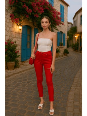 Blue White Kadın Yırtık Detaylı Jean Pantolon Kırmızı