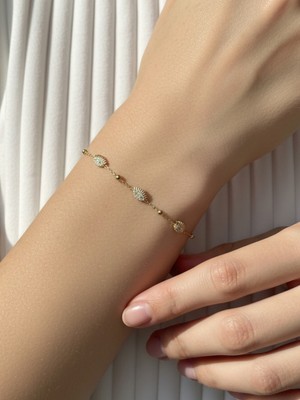 Atalya Accessory Minimal ve Zarif Göz Detaylı Gold Renk Çelik Kadın Bileklik - Kararma Yapmaz Günlük Kombin Için