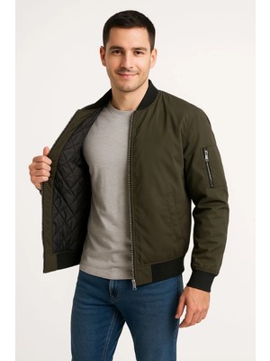 Erkek Bomber Mont Ceket – Fermuarlı, Kapitone Içi Astarlı, Su Itici Kumaş, Regular Fit, Uzun Kollu, Yandan Cepli, Bahar & Kış Rahat Günlük Stil - Haki