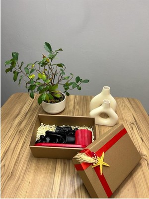 UltraMint Romantik Sarılan Çift Mum Seti Hediye Kutusu, Sevgililer Günü Için En Güzel Hediye