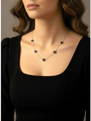 Atalya Accessory Mini Yonca Modeli Gümüş Renk Siyah Taşlı Kadın Paslanmaz Çelik Kolye - Kararma Yapmaz Çift Taraflı