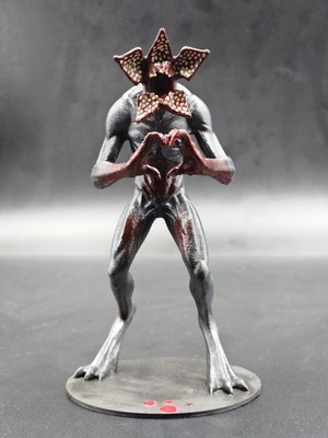 Stranger Things Demogorgon Figürü - "love From Upside Down"