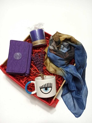 UltraMint Sevgililer Günü Hediye Seti: Kupa, Fular, Cüzdan ve Mum