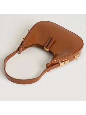 Legend Aksesuar Kadın Rugan Deri Baget Cherry Bag Fermuar Kapamalı Cherry Bag Özel Askı Detaylı Kol Çantası