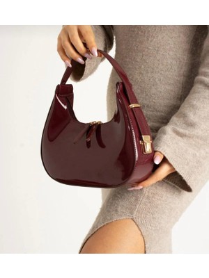 Legend Aksesuar Kadın Rugan Deri Baget Cherry Bag Fermuar Kapamalı Cherry Bag Özel Askı Detaylı Kol Çantası