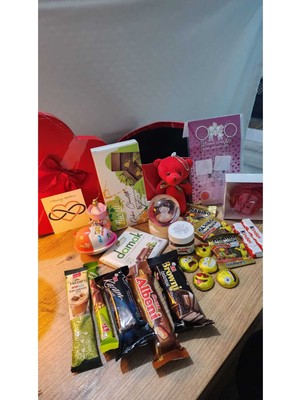 UltraMint 14 Şubat Sevgililer Gününe Özel Mermer Desenli Kalp Büyük Kutu, Extra Dolu