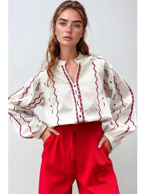 Lior Design Beyaz Hakim Yaka Nakışlı Manşetli Dokuma Bluz BCHESQ-251016