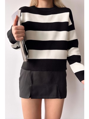 Lior Design Siyah Bisiklet Yaka Çizgili Yumuşak Dokulu Basic Triko Kazak BC231035