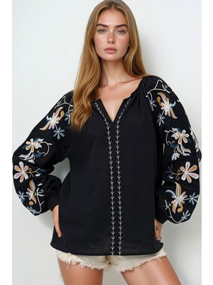 Lior Design Siyah V Yaka Nakış Işlemeli Balon Kol Ince Yazlık Keten Bluz BCHESQ-251080