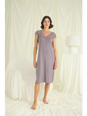 Beruflic Kolu Omzu ve Yakası Dantelli Önü Düğmeli Gecelik