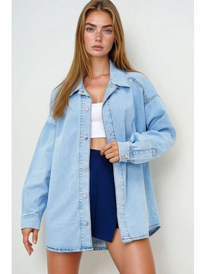 Lior Design Açık Mavi Çıtçıt Kapamalı Oversize Mevsimlik Jean Gömlek Ceket BCHNW-251184