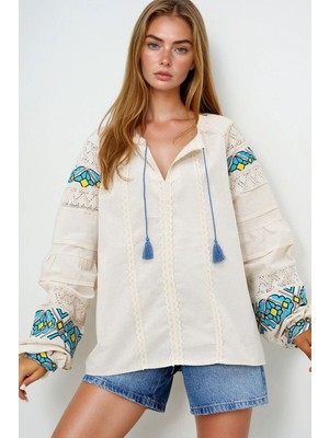 Lior Design Bej Bisiklet Yaka Fisto ve Nakış Işlemeli Balon Kol Ham Keten Bluz BCHESQ-251078