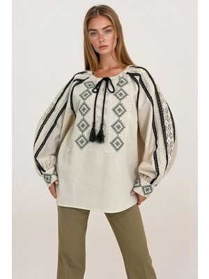 Lior Design Bej Nakışlı Bağcıklı Bluz BCHESQ-251133