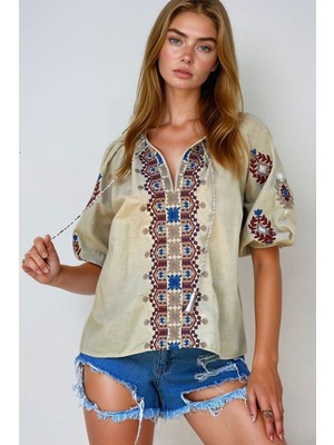 Lior Design Koyu Bej V Yaka Püskül ve Nakış Işlemeli Karpuz Kol Dokuma Bluz BCHESQ-251054