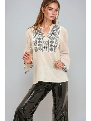 Lior Design Beyaz Hakim Yaka Roba Nakışlı Dokuma Bluz BCHESQ-251030