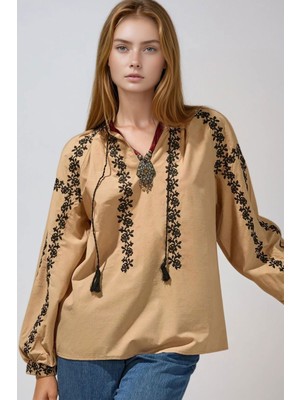 Lior Design Bej Etnik Desenli Balon Kol Önü Bağlamalı V Yaka Bluz BCHESQ-251137