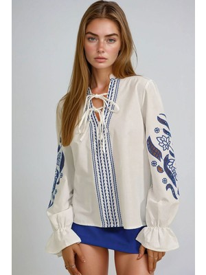Lior Design Beyaz Nakış Işlemeli Önü Bağcıklı Kolları Lazer Kesim Poplin Dokuma Bluz BCHESQ-251101