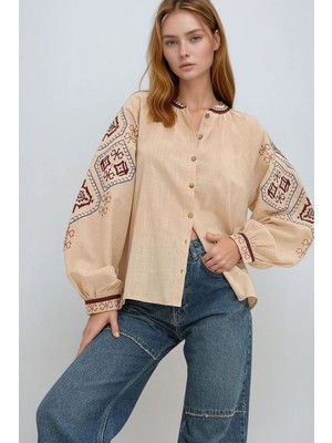 Lior Design Bej Balon Kol Nakışlı Yakasız Gömlek BCHESQ-251029