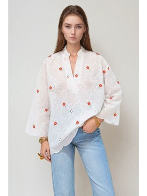 Lior Design Beyaz V Yaka Fisto ve Nakış Işlemeli Rahat Kesim Dokuma Bluz BCHESQ-251051