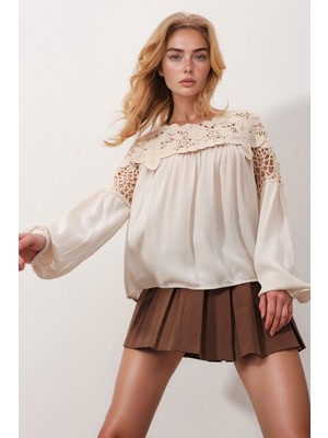 Lior Design Bej Bisiklet Yaka Dantel Işlemeli Delik Ajurlu Oversize Bluz BCHESQ-251117