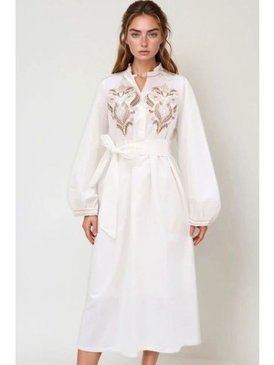 Lior Design Beyaz Hakim Yaka Önü Nakışlı Balon Kol Kemerli Astarlı Dokuma Elbise BCHESQ-251040