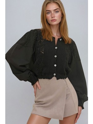 Lior Design Siyah Bisiklet Yaka Ajurlu Kolları Fistolu Crop Triko Hırka BCHESQ-251002