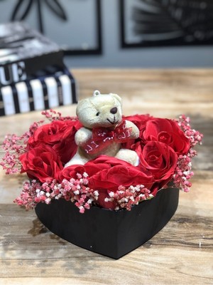 UltraMint Sevgililer Günü Için Güllü Siyah Kalpli Kutuda Sevimli Peluş Ayıcık