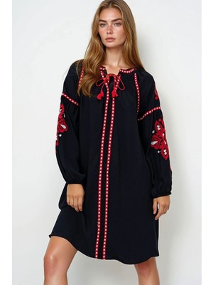 Lior Design Siyah Balon Kol Nakışlı Yazlık Midi Boy Elbise BCHESQ-251083