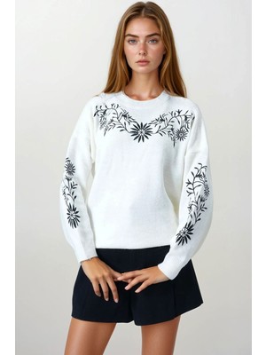 Lior Design Ekru Çiçek Nakışlı Bisiklet Yaka Triko Kazak BCHESQ-251160