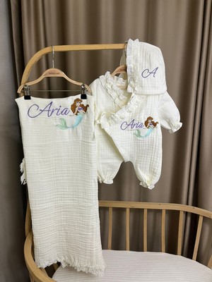 Handemnakış Tasarım Isimli Nakışlı Müslin 3’ Lü Hastane Çıkış Seti -Tulum Şapka Battaniye