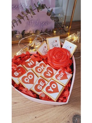 UltraMint Kalpli Güllü Çikolata Kutusu Sevgiliye Özel Hediye