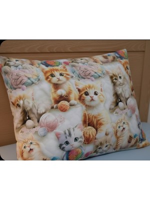 Taç Minik Kediler Yastık Kılıfı 1 Adet 50X70 Cm, %100 Pamuk