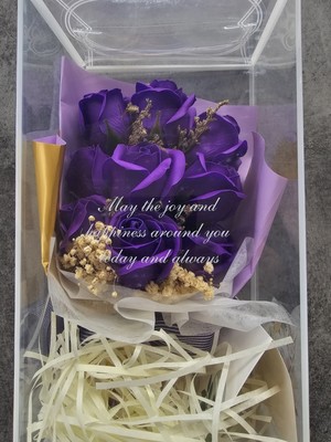 UltraMint Renkli Mor Gül Aranjmanı, Özel Kutuda Sevgililer Günü Hediye Seçeneği