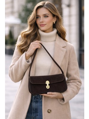 Generic Kadın Omuz Çantası Baget Model Süet Görünümlü Kapaklı Metal Tokalı Minimal Şık Tasarım Günlük Çanta
